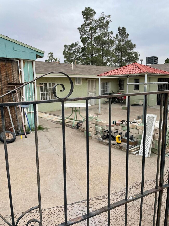 7801 La Grange Ct, El Paso, TX 79915 - photo 5