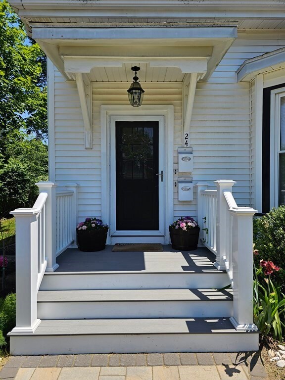 24 Duncklee Ave unit 2, Stoneham, MA 02180 - photo 3