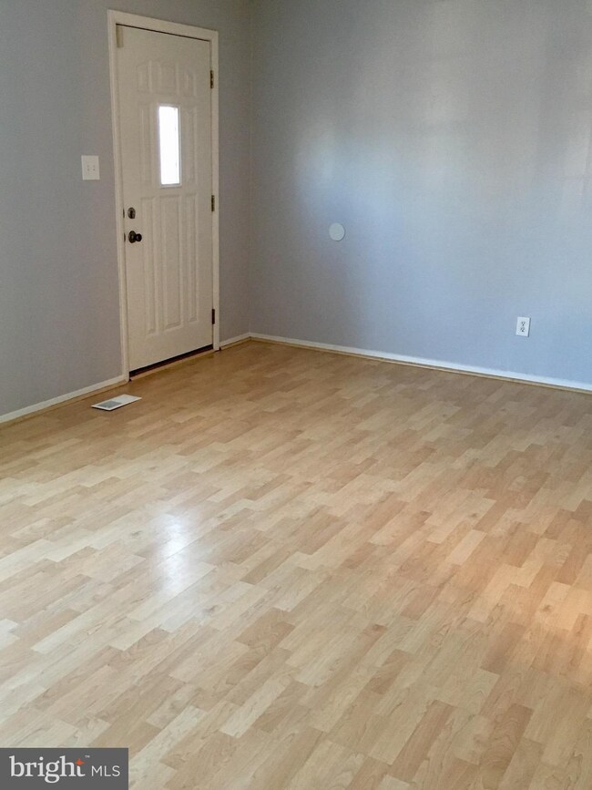 606 Burlington Ct, Edgewood, MD 21040 - photo 4