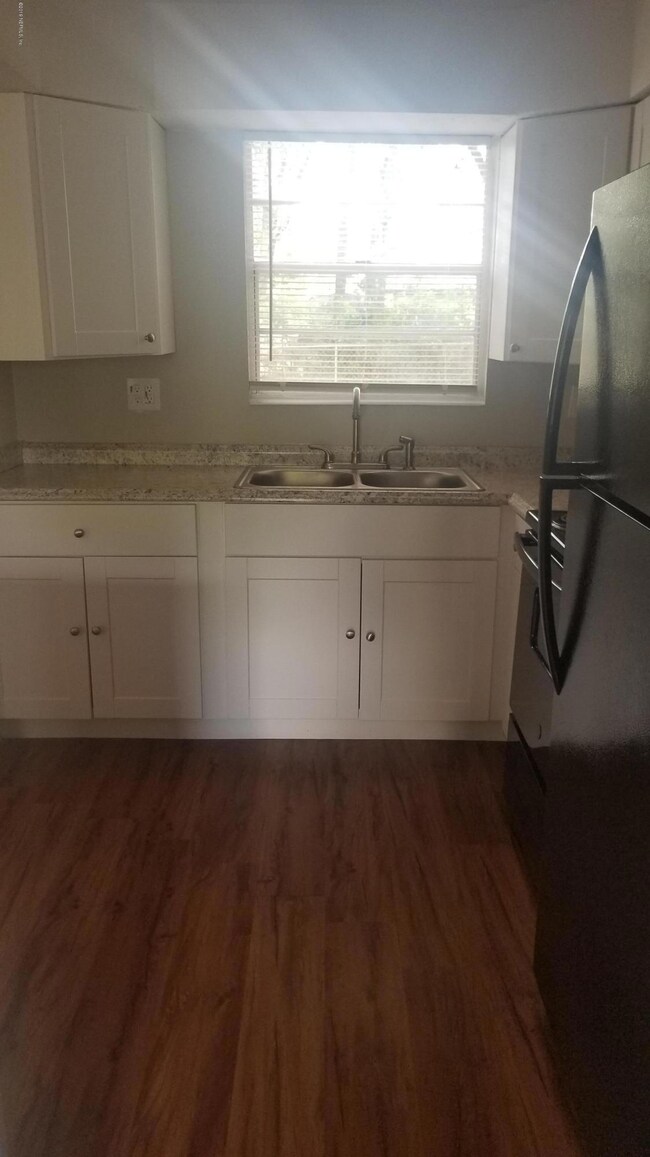 6810 Medellin Ct, Jacksonville, FL 32210 - photo 4