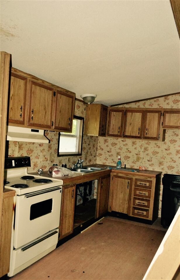 74 Castle Dr, Conway, NH 03818 - photo 2