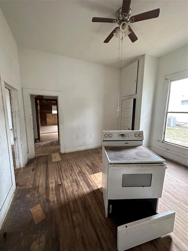 225 W Monterey St, Denison, TX 75020 - photo 7