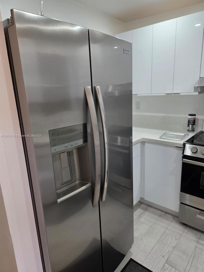 1095 W 40th St unit 26, Hialeah, FL 33012 - photo 2