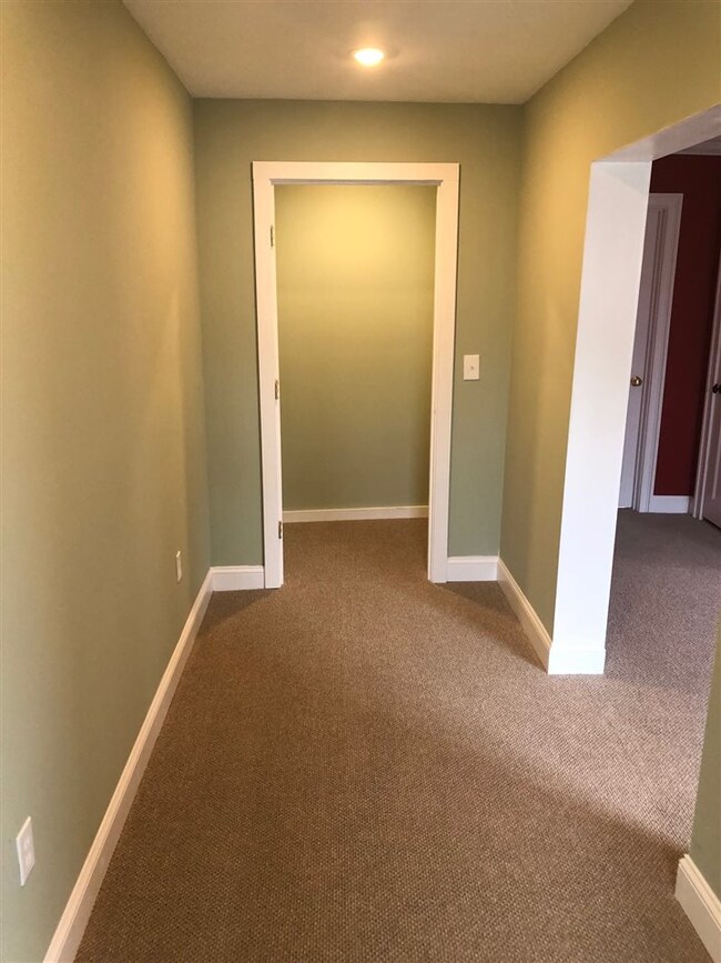 22 Harrison St, Keene, NH 03431 - photo 4
