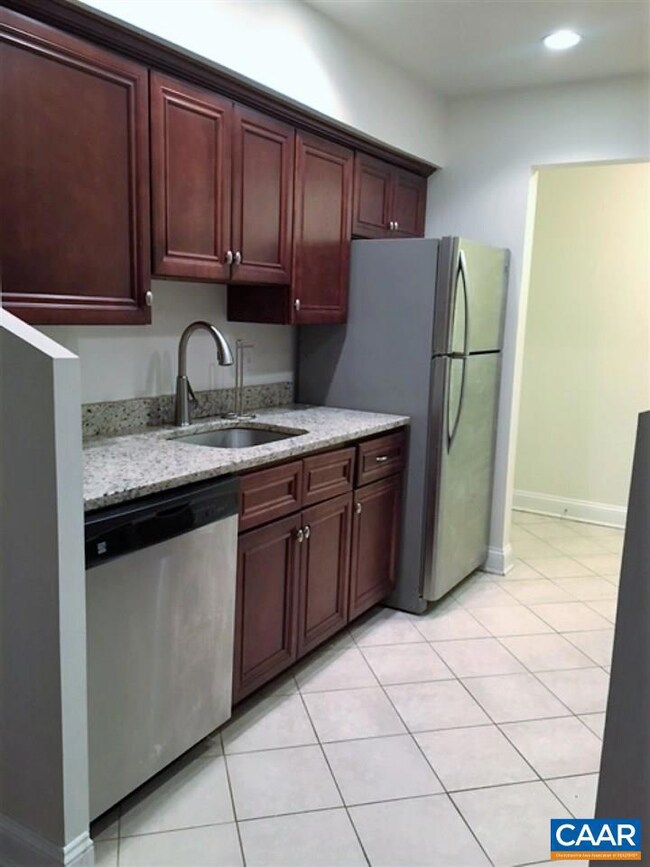 122 Turtle Creek Rd unit 11, Charlottesville, VA 22901 - photo 5
