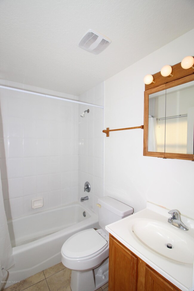 Kathi Kim St 2427 - Master Bath IMG_4553