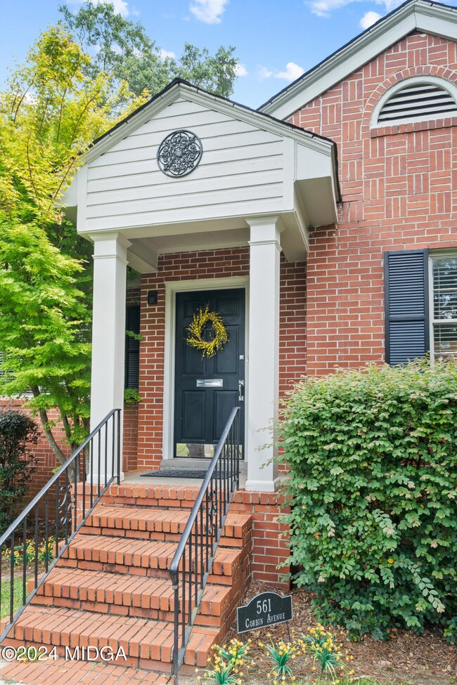 561 Corbin Ave-06761