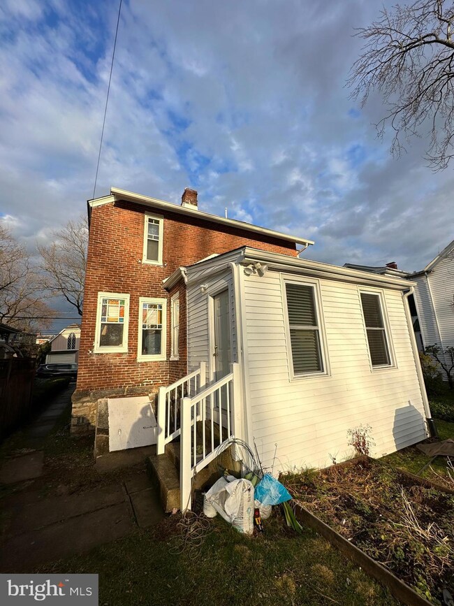 44 S Clinton St unit A, Doylestown, PA 18901 - photo 3