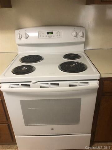 402 N Greenbriar Rd, Statesville, NC 28625 - photo 3