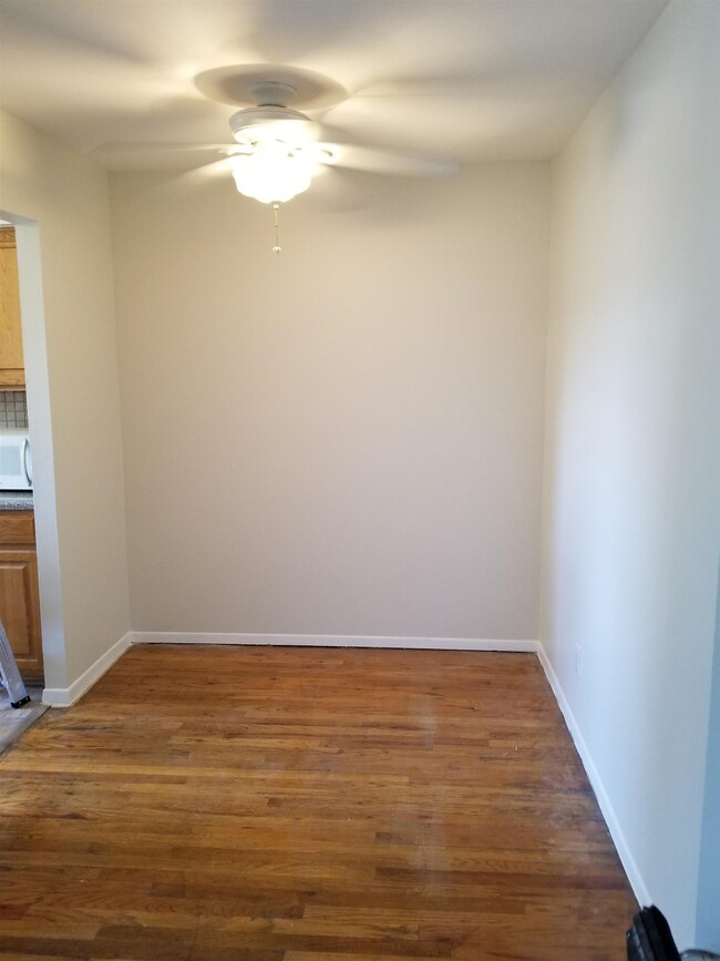 64 Sycamore Rd, Jersey City, NJ 07305 - photo 4