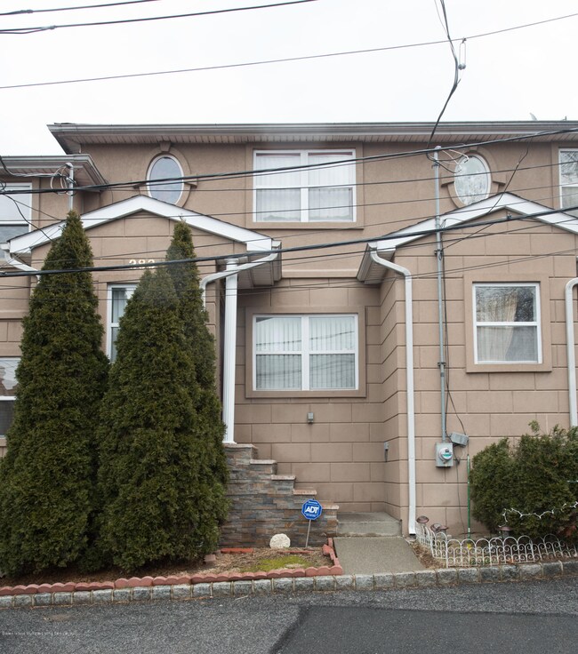 283 Jewett Ave, Staten Island, NY 10302 - photo 6