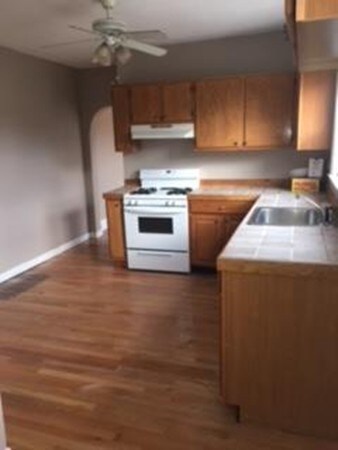 507 Main St unit 3, Stoneham, MA 02180 - photo 2