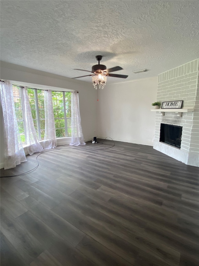 3940 Laura Leigh Dr, Friendswood, TX 77546 - photo 7