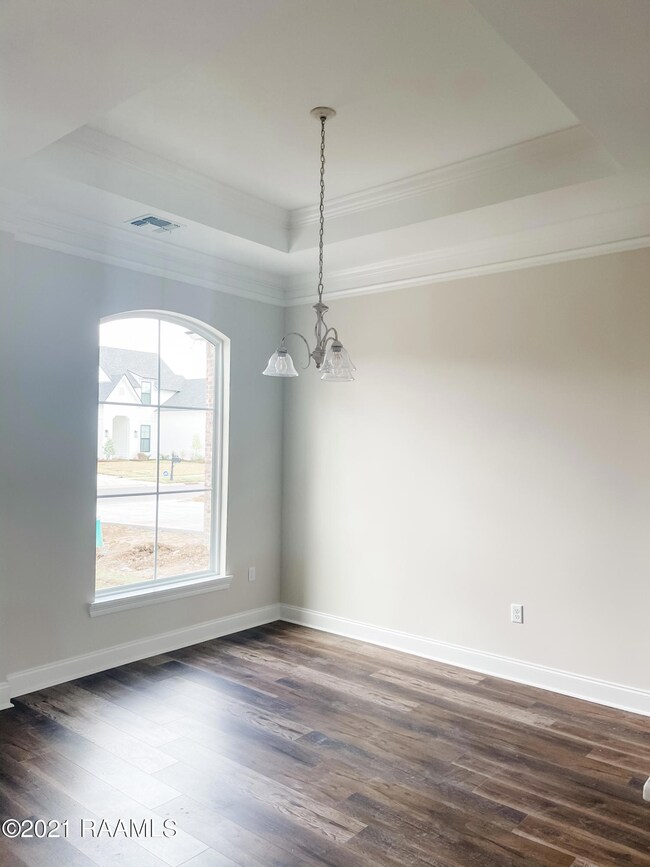 128 San Sebastian Dr, Youngsville, LA 70592 - photo 2