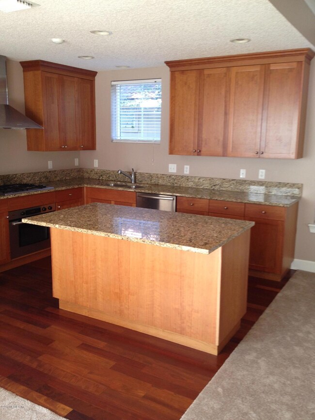 Kitchen pic 2