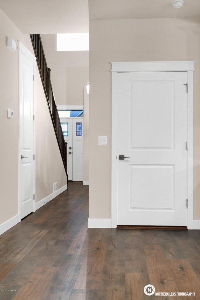 8_HallwayEntry