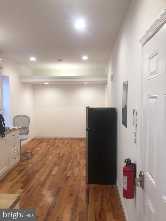 120 E Main St unit 10, Norristown, PA 19401 - photo 2