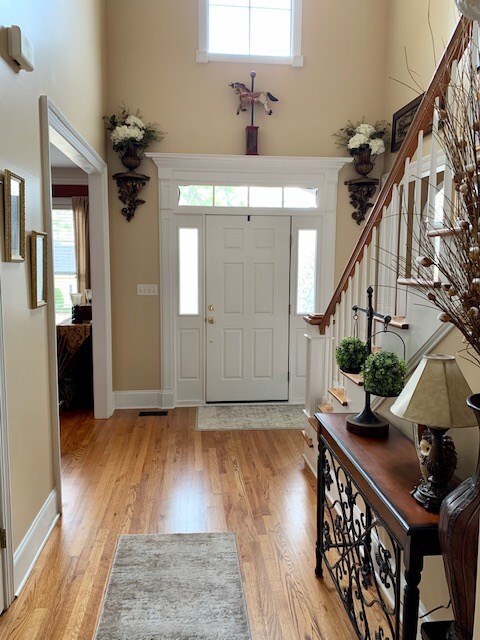 Entry way foyerSt
