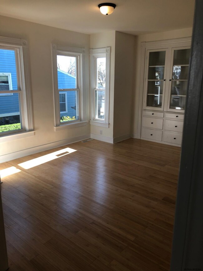 221 James St, Schenectady, NY 12302 - photo 6