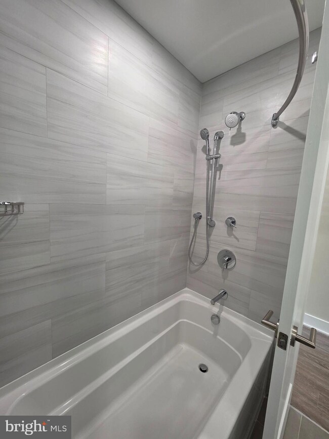 104 W North Ln unit .B5, Conshohocken, PA 19428 - photo 7