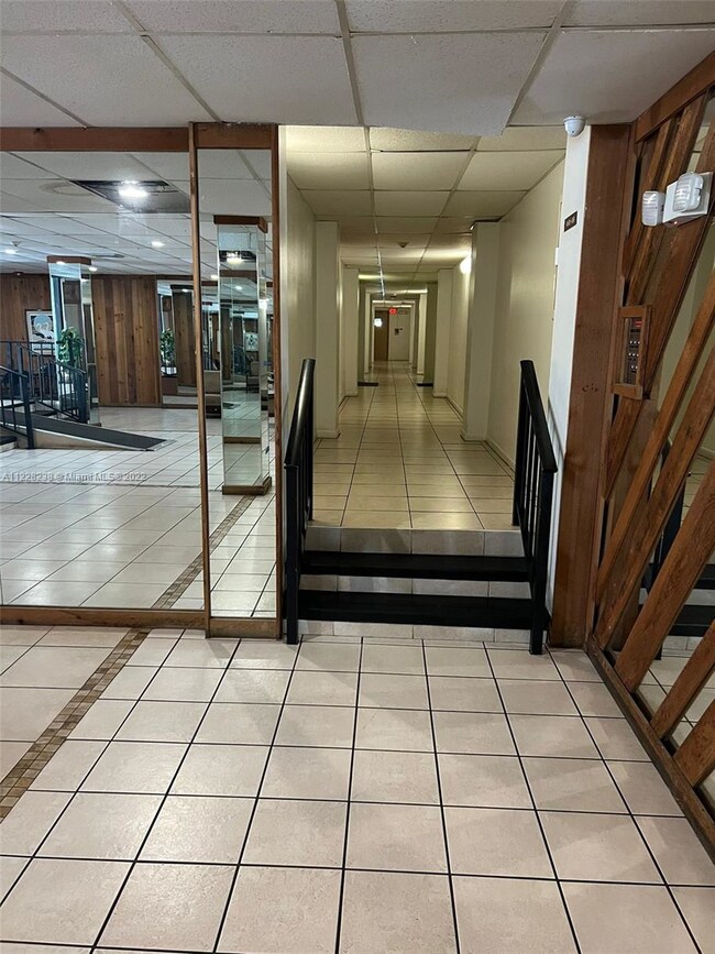 Left turn to unit #103