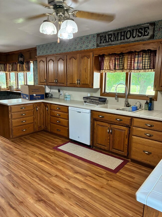 1332 100th, Peabody, KS 66866 - photo 4