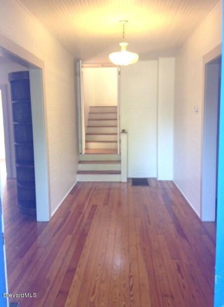 7_front_foyer