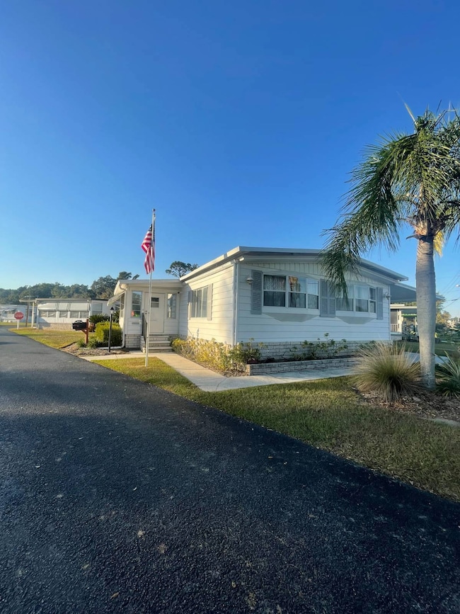 37945 Bentley Dr unit WD-110, Zephyrhills, FL 33542 - photo 3