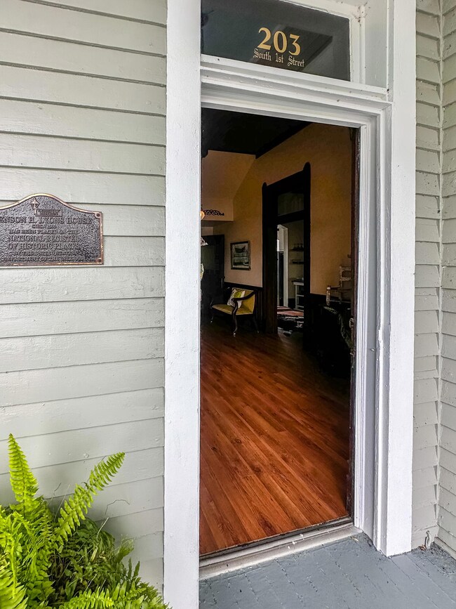 203 S 1st St, Leesville, LA 71446 - photo 3