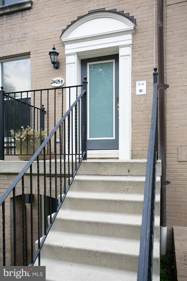 2405 1/2 20th St NW unit 102, Washington, DC 20009 - photo 5