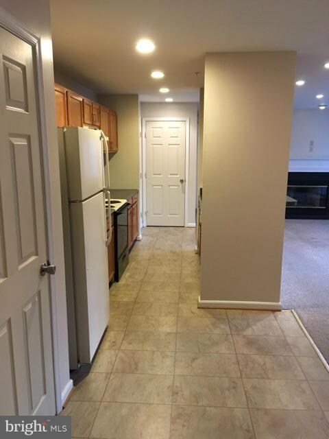 9715 Lake Pointe Ct unit 202, Upper Marlboro, MD 20774 - photo 4