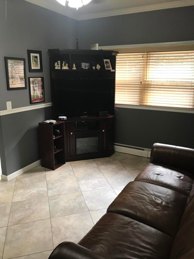 58 Grantwood Ave, Staten Island, NY 10312 - photo 4