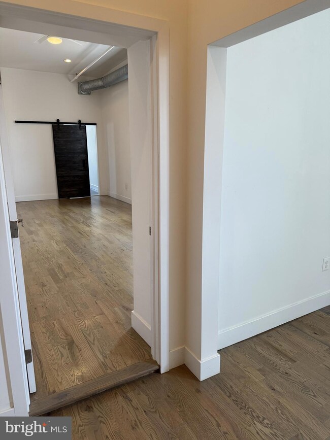 2620 Martha St unit 301, Philadelphia, PA 19125 - photo 6