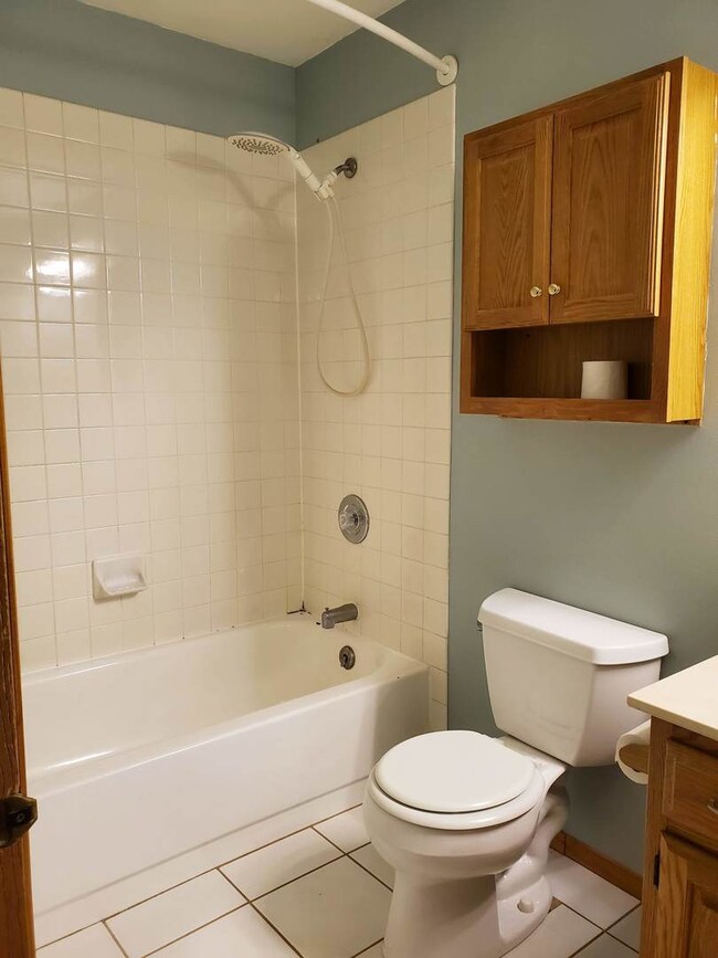 11722 Pine Way unit B, Huntley, IL 60142 - photo 4