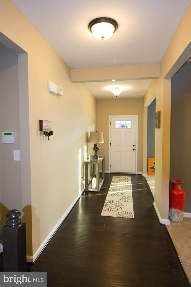 6106 Harrington St, Capitol Heights, MD 20743 - photo 2