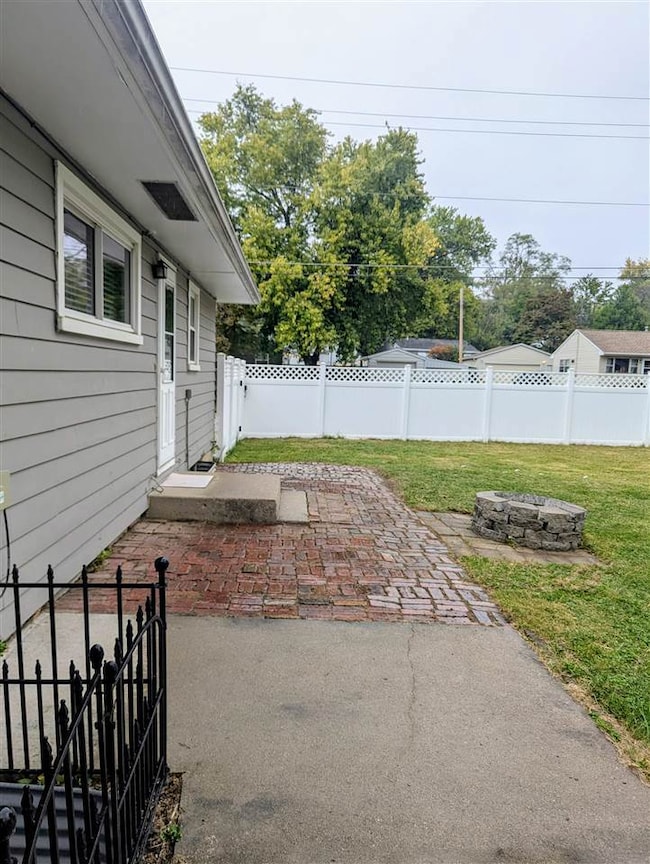 1402 Laurel St, Iowa City, IA 52240 - photo 7