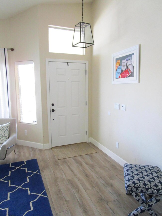 Light & Bright Entry