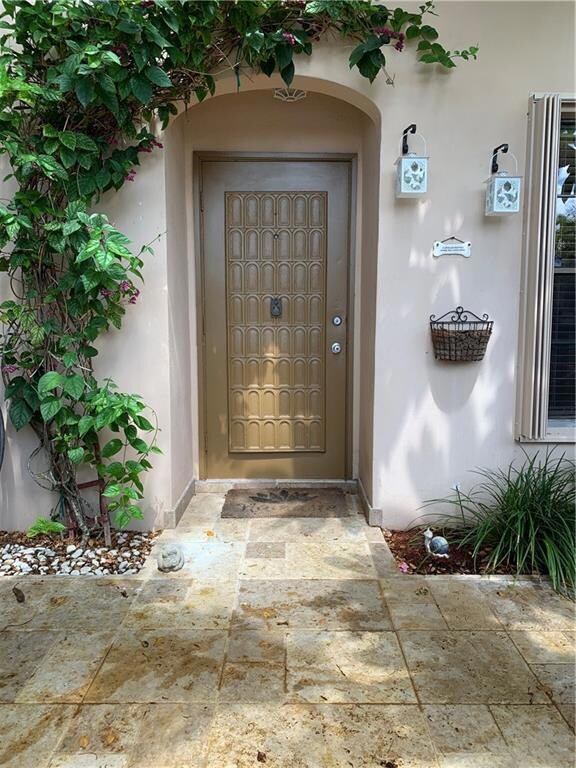 2509 SW 74th Te, Davie, FL 33317 - photo 2