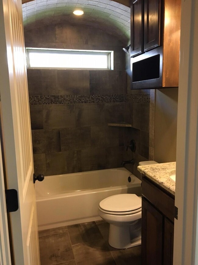 4211 Jasper Ln, Granbury, TX 76049 - photo 6