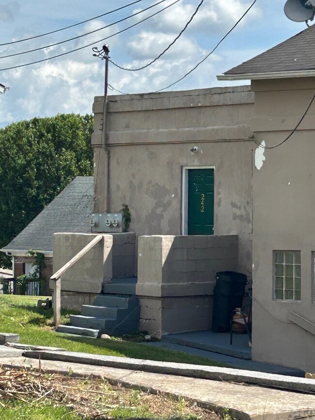 238 3rd St NW, Pulaski, VA 24301 - photo 5