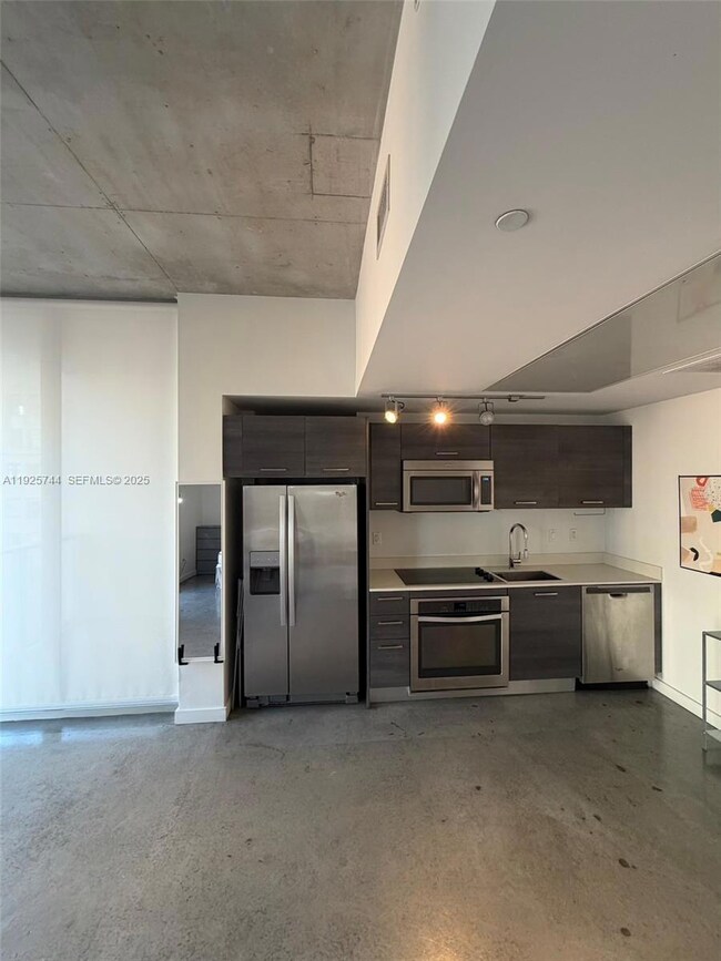 Centro unit 1004, Miami, FL 33131 - photo 7