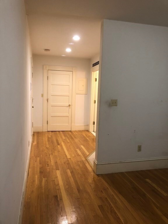 1469 Beacon St unit 10, Brookline, MA 02446 - photo 2