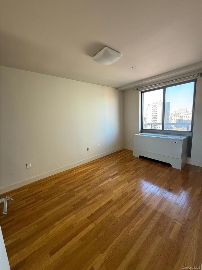 The Arcadia unit 11E, Flushing, NY 11355 - photo 5