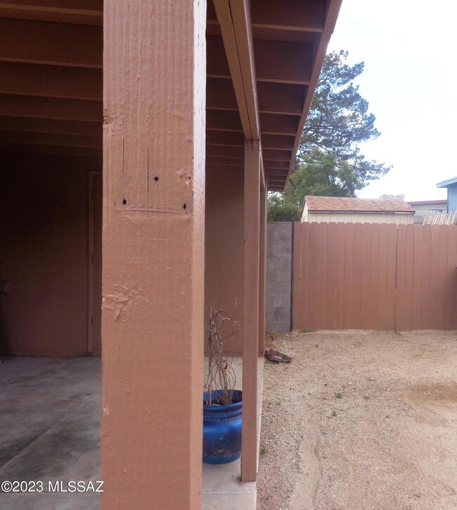 8154 E Nicaragua Dr, Tucson, AZ 85730 - photo 2