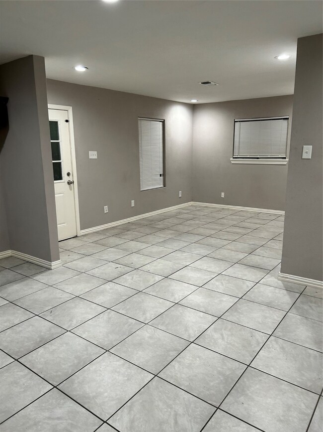 5918 Annunciation St, Houston, TX 77016 - photo 6