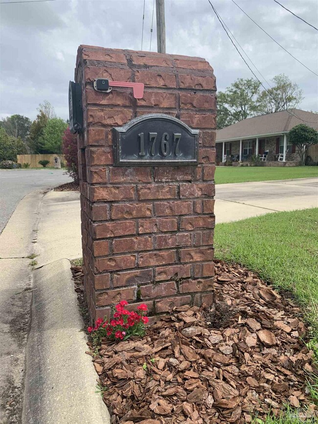 1767 Tillman Ln, Pensacola, FL 32526 - photo 2