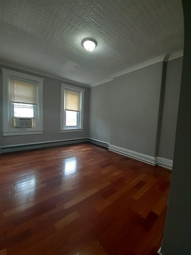 216 Highpoint Ave, Weehawken, NJ 07086 - photo 4