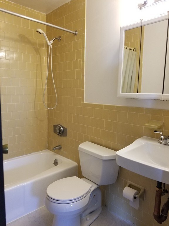 Sagamore Place Condominiums unit 818, Quincy, MA 02171 - photo 4