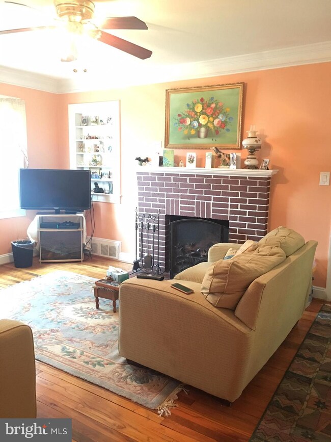 8906 Glenville Rd, Silver Spring, MD 20901 - photo 3