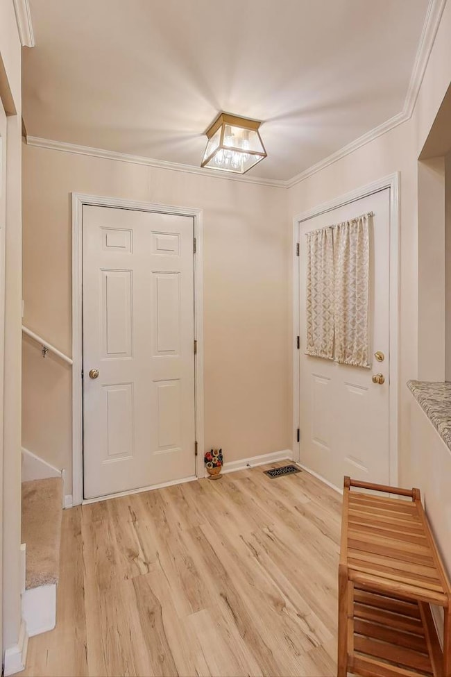 1576 N Saint Marks Place, Palatine, IL 60067 - photo 2